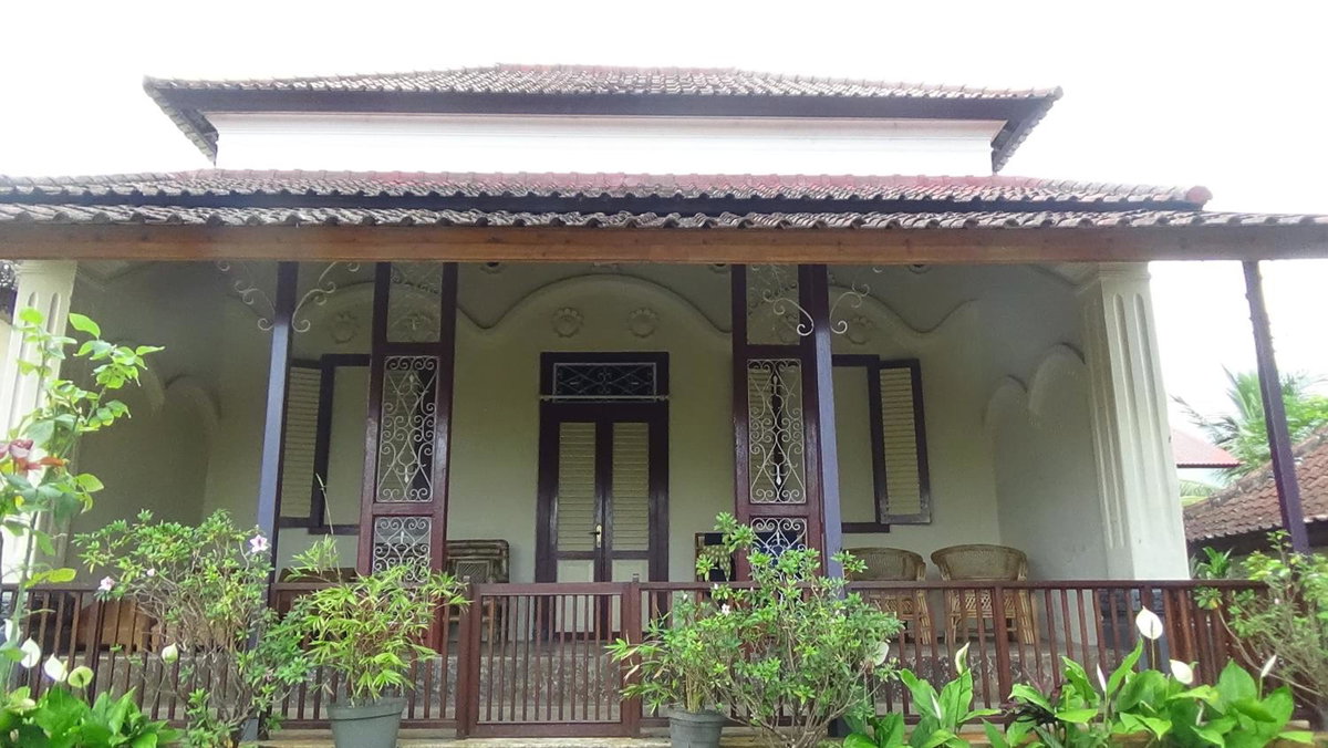 Guru Ratna, Indonesia