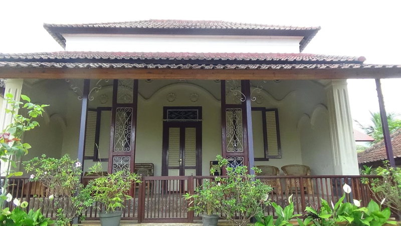 Guru Ratna, Munduk, Indonesia