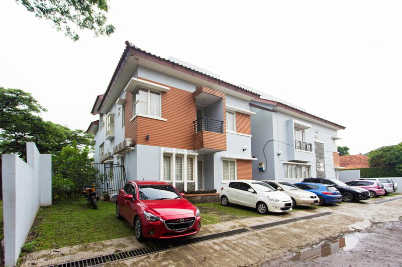 RedDoorz Plus near Siloam Karawaci, Tangerang, Indonesia