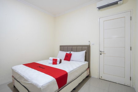 RedDoorz Plus near Siloam Karawaci, Tangerang, Indonesia