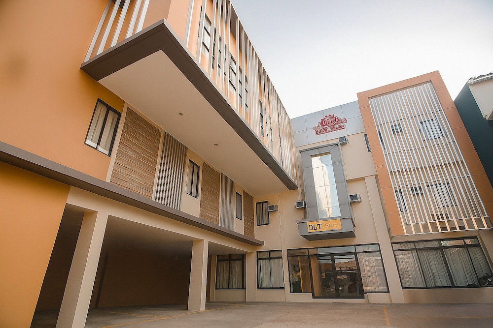 Hotel · DLT Suites Cebu powered by Cocotel, Minglanilla