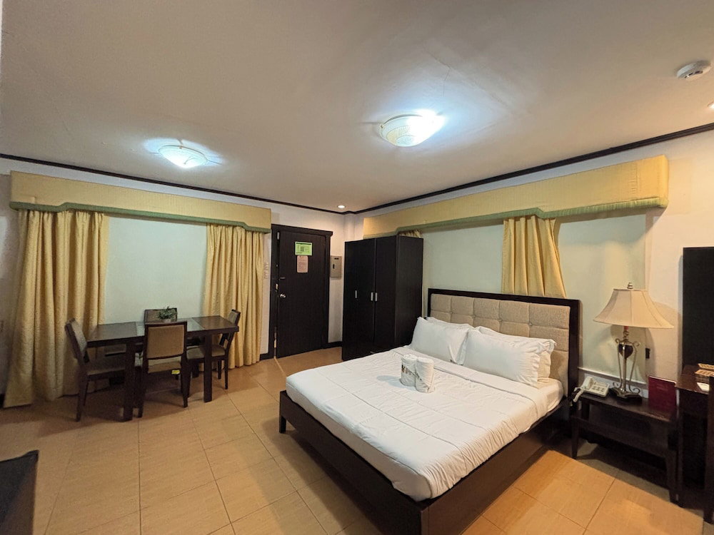 D'Leonor Hotel, Philippines