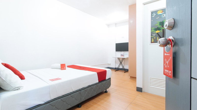 RedDoorz at CAA Road Las Pinas, Manila, Philippines