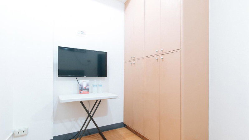 RedDoorz at CAA Road Las Pinas, Manila, Philippines