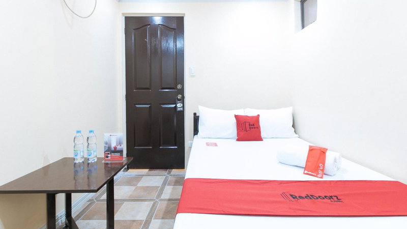 RedDoorz Plus at Canley Residential, Manila, Philippines