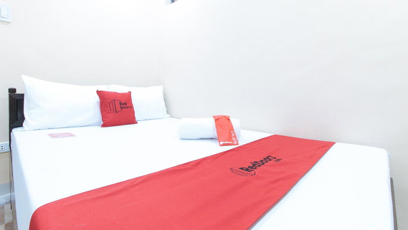 RedDoorz Plus at Canley Residential, Manila, Philippines