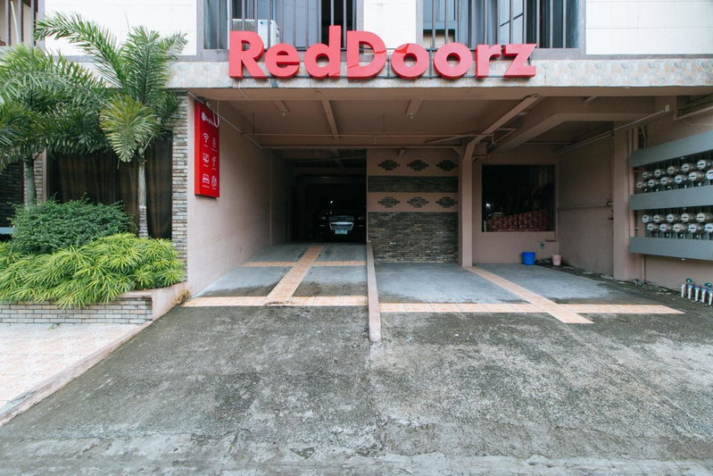 RedDoorz Plus at Canley Residential, Manila, Philippines