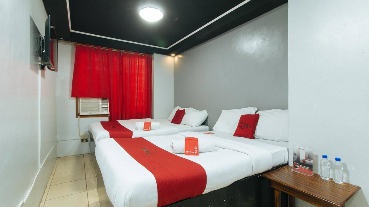Hotel · RedDoorz @ Good 101 Quiricada Manila, Manila