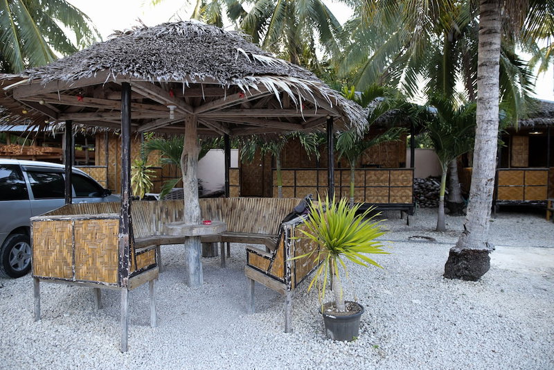 Luzmin BH - Pink House, Oslob, Philippines