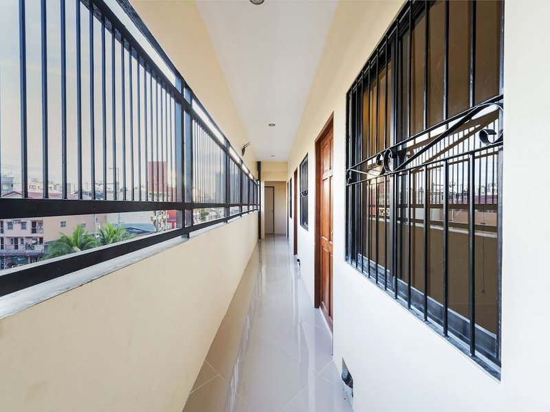 OYO 490 V-cat Apartelle, Manila, Philippines