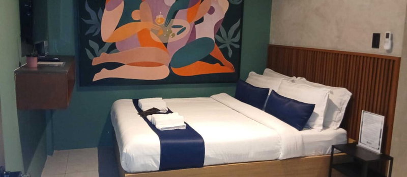 Townhouse Oak Grey Hotel Near Clark International Airport, Angeles City, Philippines