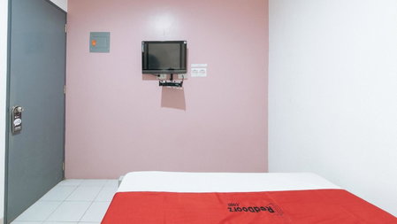 RedDoorz near SM Calamba, Laguna, Philippines