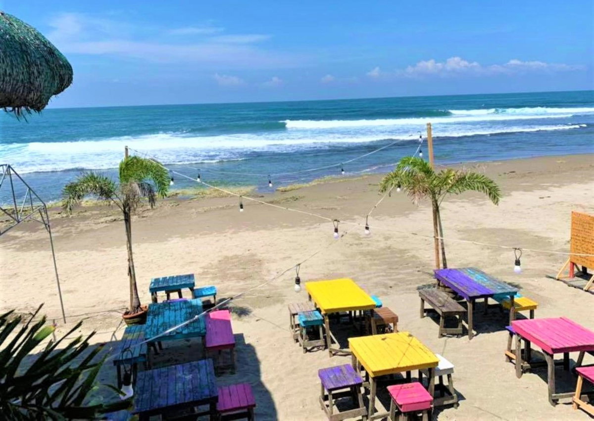 Hotel · Surfer's Point Deck, San Juan