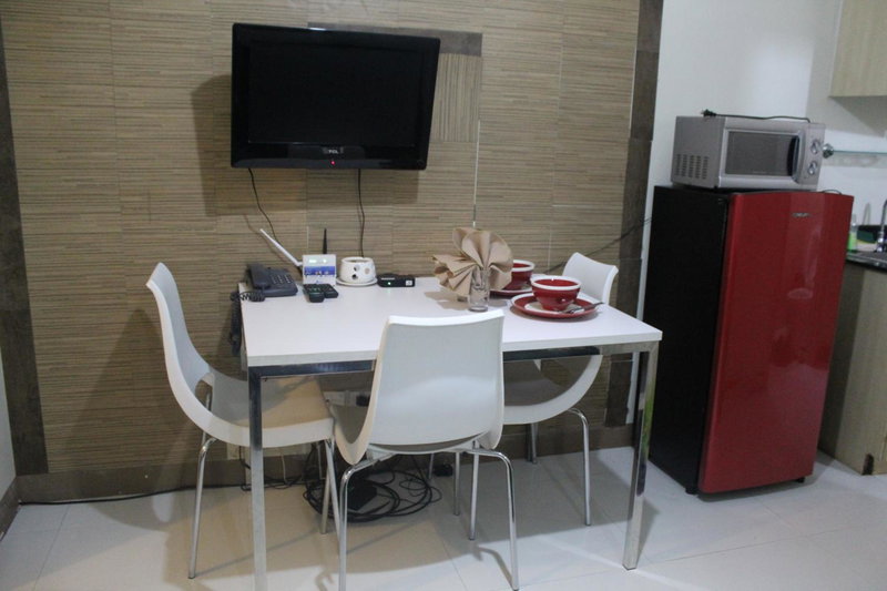 CHATEAU ELYSEE a3 near airport Wifi Kitchen, Manila, Philippines