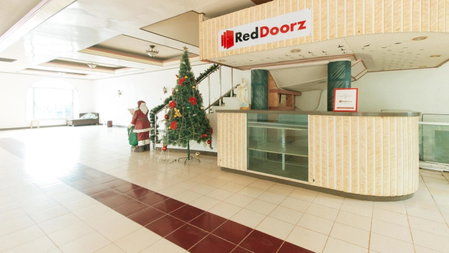 RedDoorz at Royal Grande Beach Resort Batangas, Batangas City, Philippines