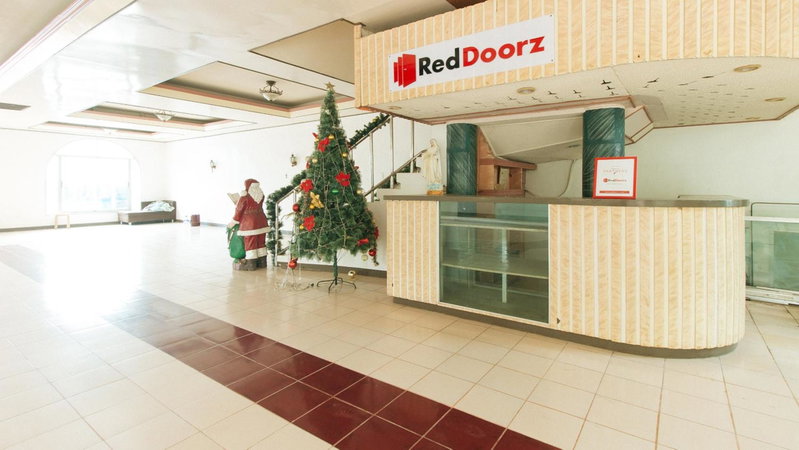 RedDoorz at Royal Grande Beach Resort Batangas, Batangas City, Philippines