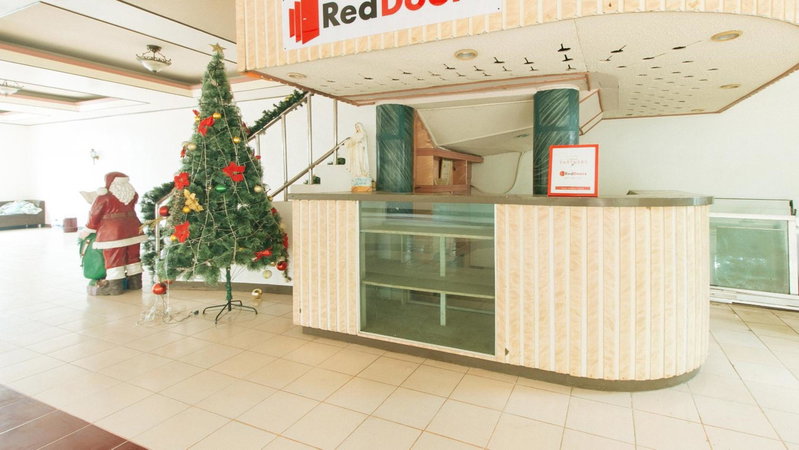 RedDoorz at Royal Grande Beach Resort Batangas, Batangas City, Philippines