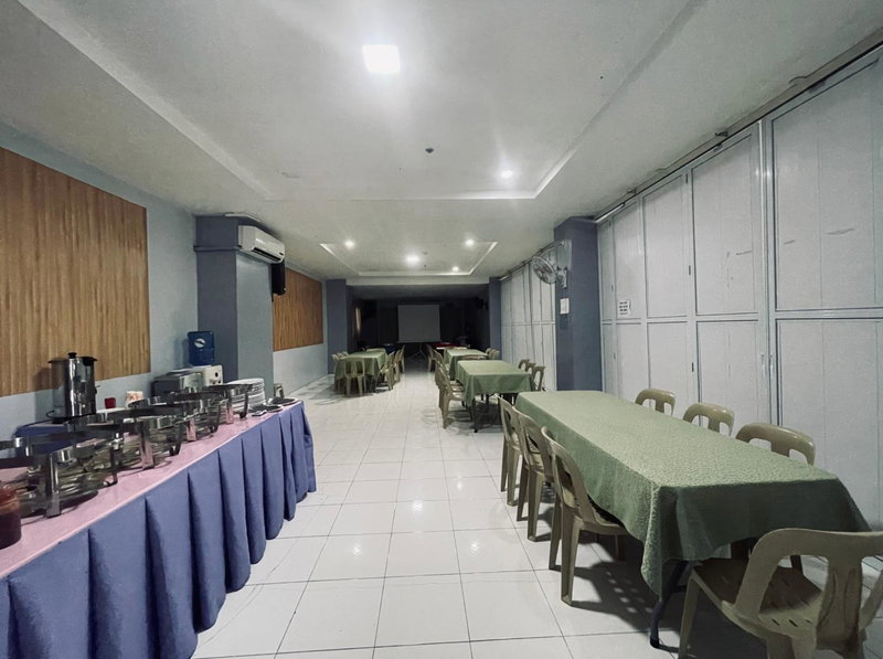 A and A Bed and Breakfast Inn powered by Cocotel, Legazpi, Philippines