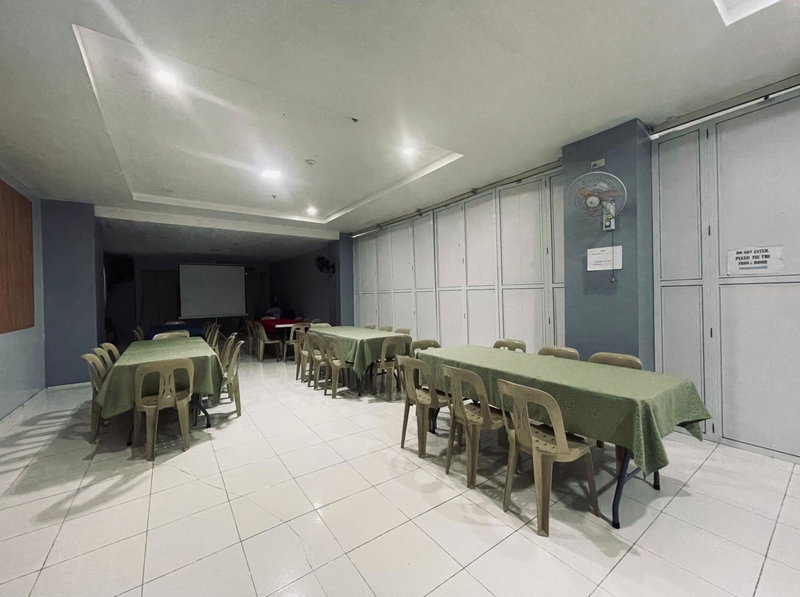A and A Bed and Breakfast Inn powered by Cocotel, Legazpi, Philippines