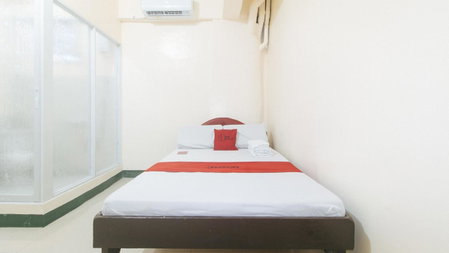 RedDoorz @ Western Bicutan Transients Inn, Manila, Philippines