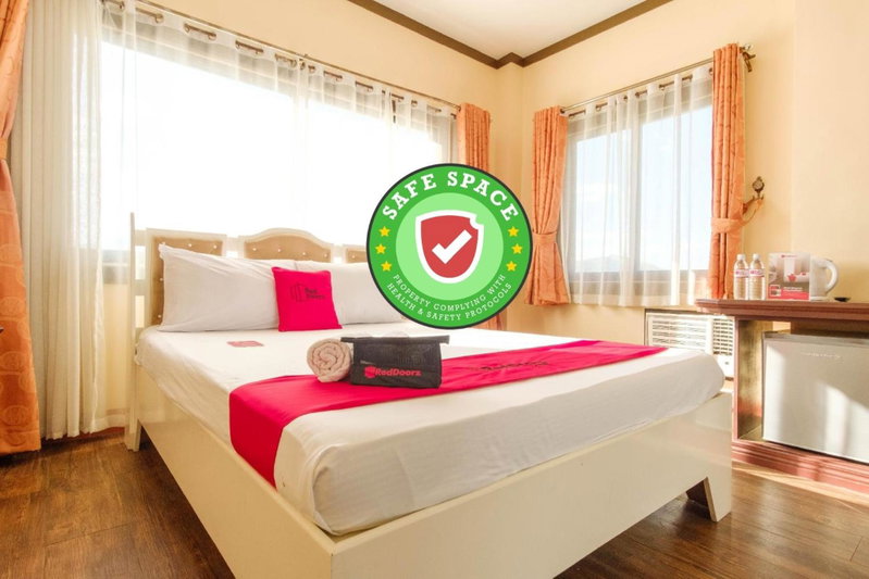 RedDoorz Plus @ Seaborne Hotel Subic Zambales, Subic, Philippines