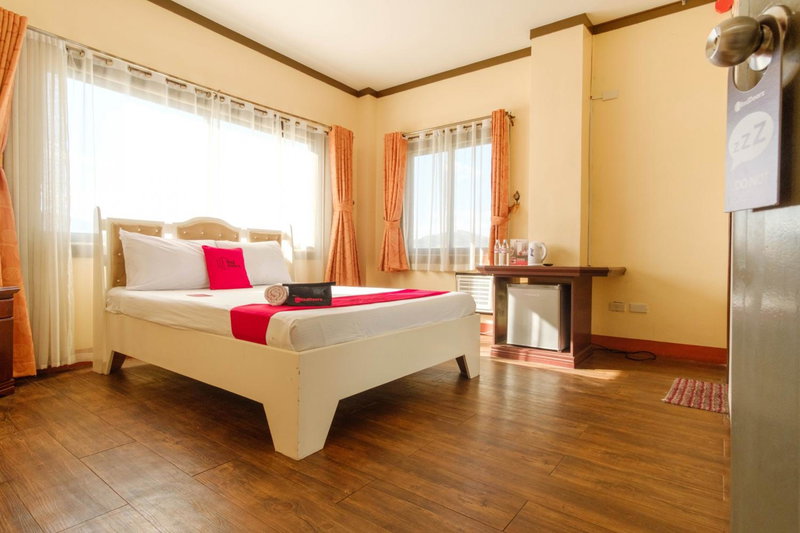 RedDoorz Plus @ Seaborne Hotel Subic Zambales, Subic, Philippines
