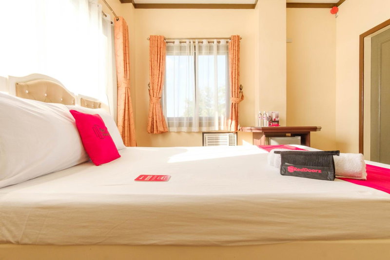 RedDoorz Plus @ Seaborne Hotel Subic Zambales, Subic, Philippines