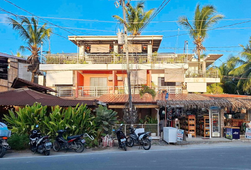 RedDoorz @ Hergem Siargao Inn, General Luna, Philippines