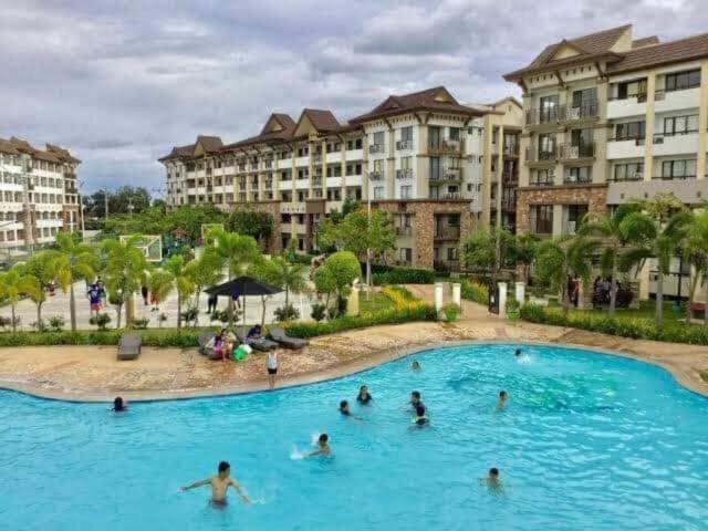 ONE OASIS a1 shortwalk SM MALL FREE POOL WIFI, Philippines