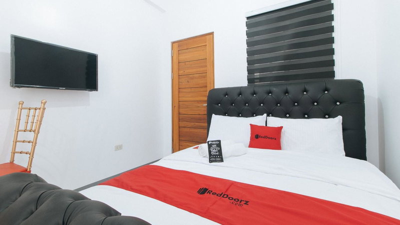 RedDoorz @ St. Catherine Residences Olongapo City, Olongapo, Philippines