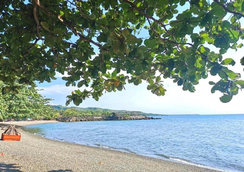 RedDoorz at St Anthony Beach Resort, Asturias, Philippines