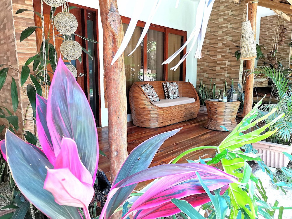 La Colonial Resort - Adults Only, Philippines