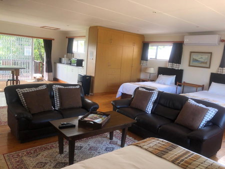 Bee’s Knees Cottage, Winterton, South Africa