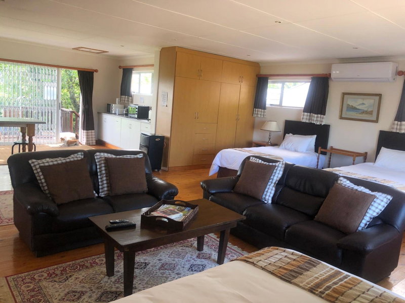 Bee’s Knees Cottage, Winterton, South Africa