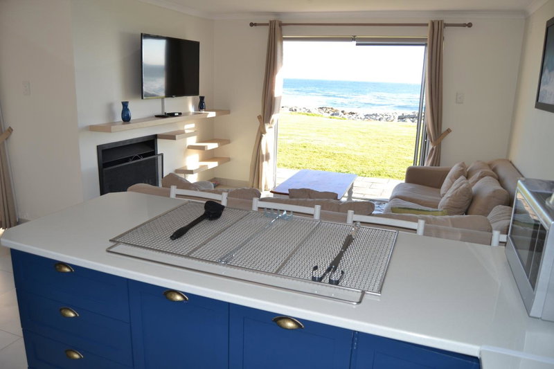 Hermanus Beach Club - St Tides House 19, Hermanus, South Africa