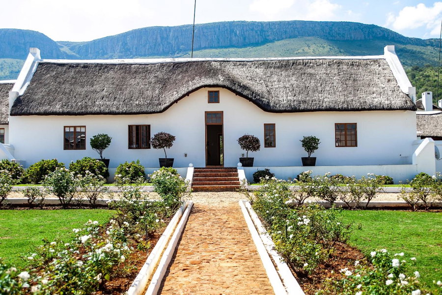 Steynshoop self-catering Valley Lodge, Hekpoort, South Africa