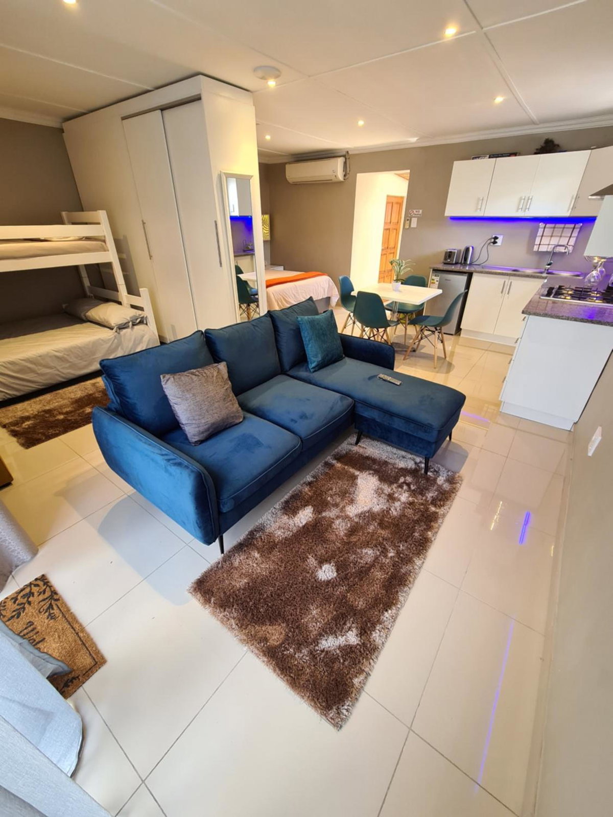 Hotel · Architects View - Vip Family Suite, Durban