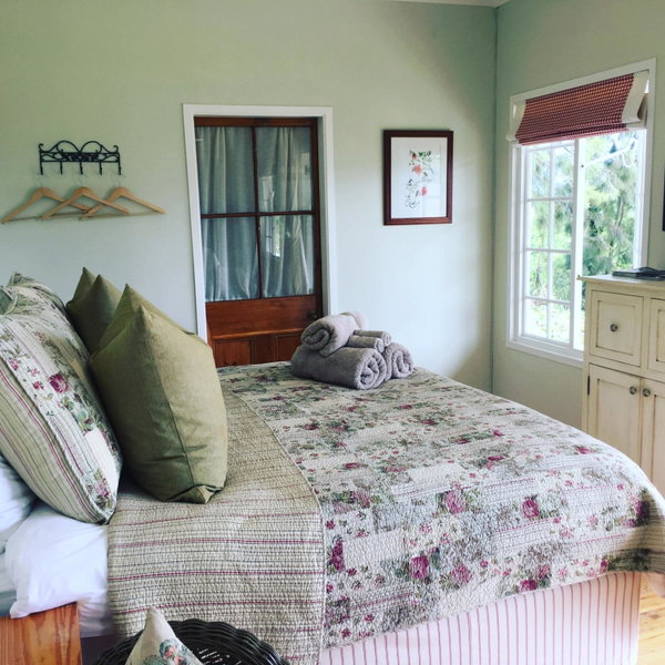 Cheverells Farm, Kiku & Braeburn Cottage, Grabouw, South Africa