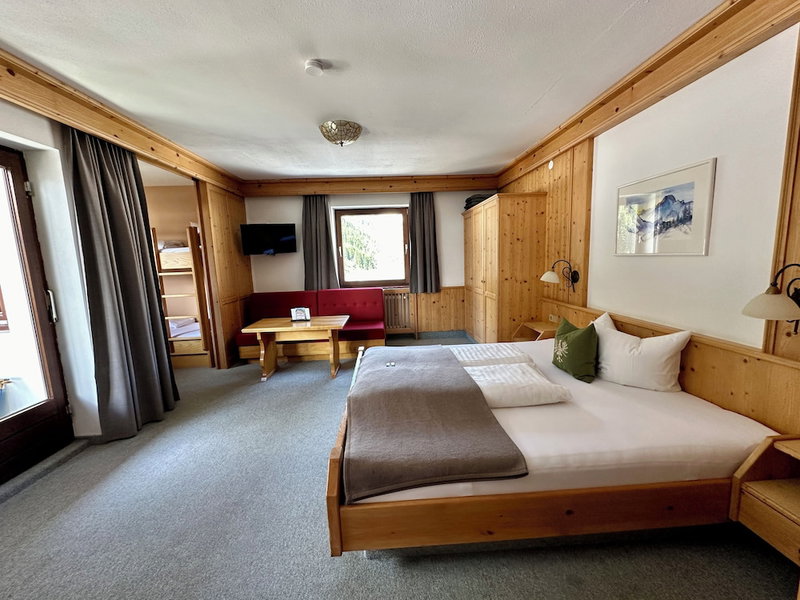 Alpinhotel Zirbenhof, Sankt Leonhard im Pitztal, Austria