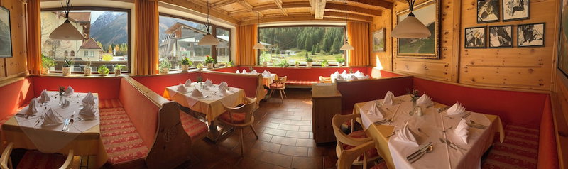 Alpinhotel Zirbenhof, Sankt Leonhard im Pitztal, Austria