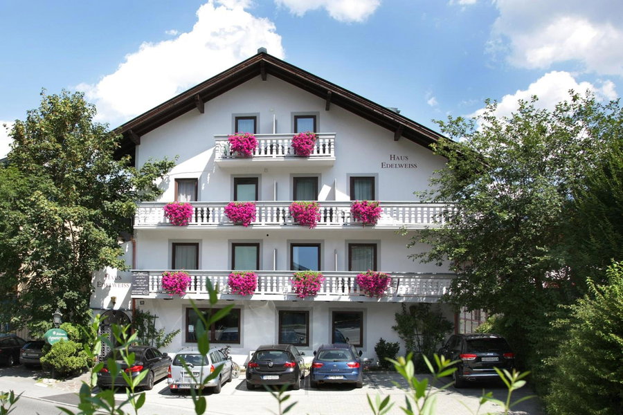 Lake and Cityhotel Edelweiss - self Check in, Zell am See, Austria
