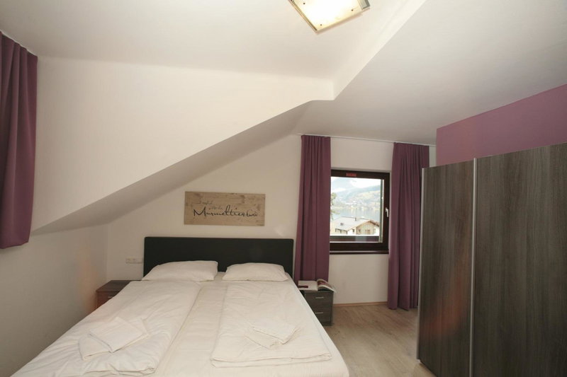 Lake and Cityhotel Edelweiss - self Check in, Zell am See, Austria