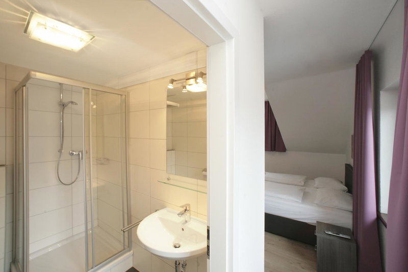 Lake and Cityhotel Edelweiss - self Check in, Zell am See, Austria