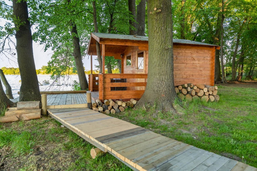 Šeberák - ubytování v CHATIČKÁCH a GLAMPING, Prague, Czechia