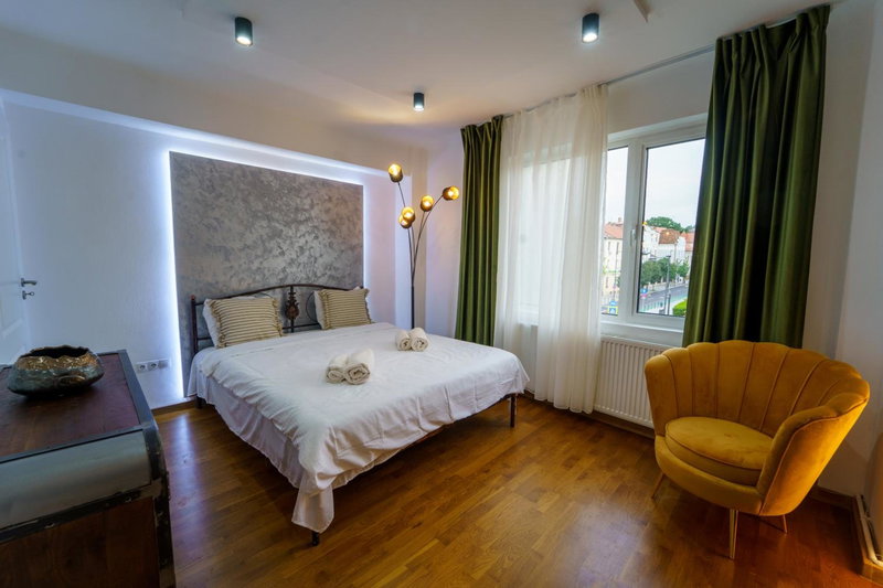 Main square 5 star luxury apartment with view, Cluj-Napoca, Romania