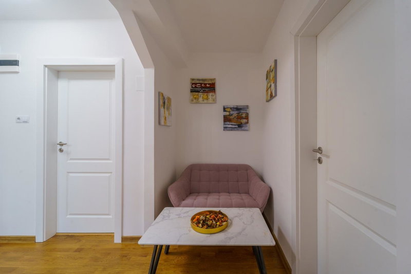 Main square 5 star luxury apartment with view, Cluj-Napoca, Romania