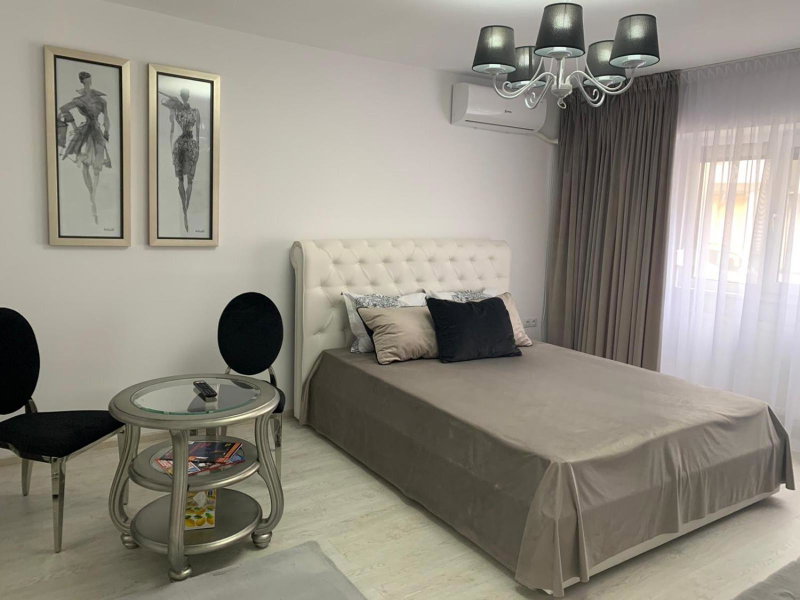 Leon Apartment, Brăila, Romania