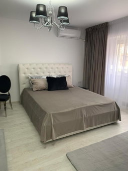 Leon Apartment, Brăila, Romania