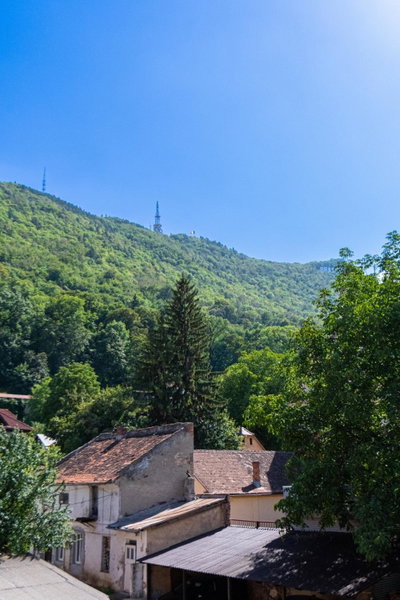 Black Gate - Quiet Studio in the Heart of Old Town with Free Private Secured Parking, Braşov, Romania