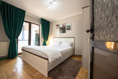 Apartament S46, Roman, Romania